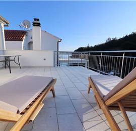 6 Bedroom Beachfront Villa with Heated Pool near Vela Luka on Korcula Island, Sleep 12